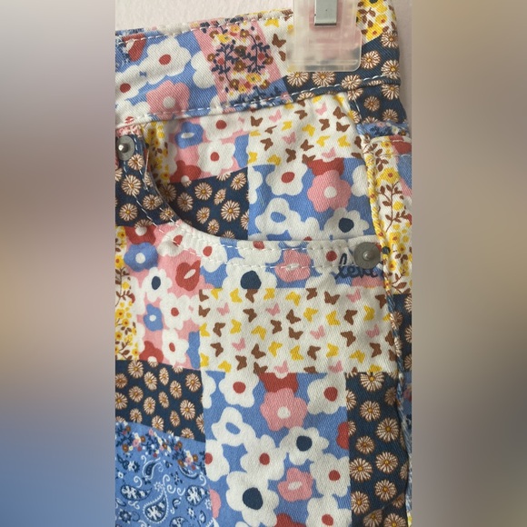 💋 5 for $25 Levis Patchwork Flowers Shorts NWOT - Picture 5 of 8